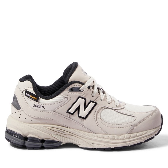 New Balance 2002R unisex kids timberwolf/black sneakers Size 12